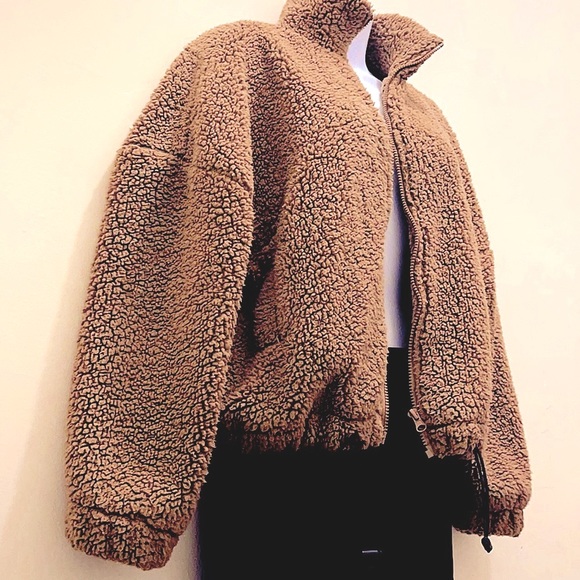 🍒BOGO🍒 Classic Cozy Teddy Bear Sherpa Full Zipper, Deep Pockets & Toggle straps - Picture 10 of 11